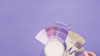 Mor boya yakın çekim