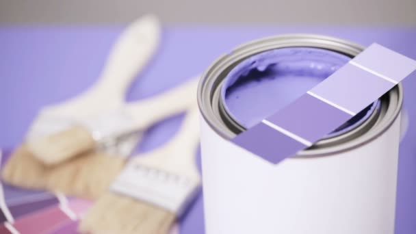 Фіолетова фарба крупним планом — стокове відео