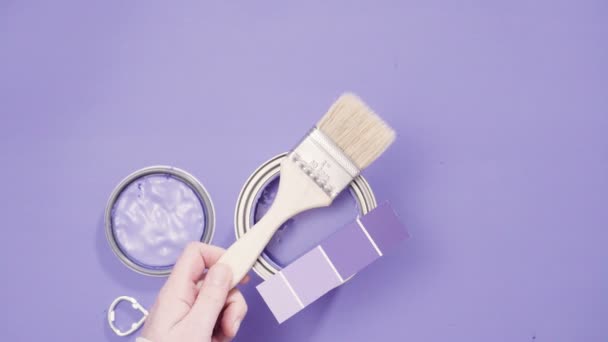 Pintura violeta de perto — Vídeo de Stock
