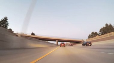 Denver, Colorado, ABD-14 Ocak, 2018-Pov-sürüş devlet yolu 225 gün batımında.
