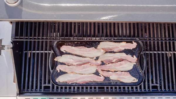 Frituren Spek Gietijzeren Grillplaat Buiten Gas Barbecue — Stockfoto