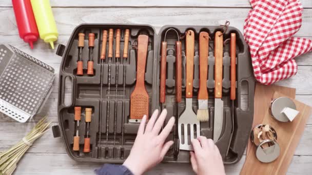 Vaders Dag Bbq Partij Teken Met Het Koken Van Hulpmiddelen — Stockvideo