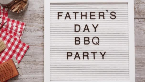 Father Day Bbq Party Sign White Memo Board Cooking Tools — Stock Video