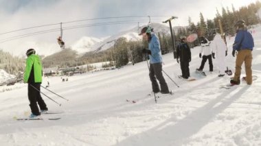Colorado, ABD-ö. 2 Aralık 2017. POV bir bakış açısı. Kayak Colorado Rockies erken kayak sezonu