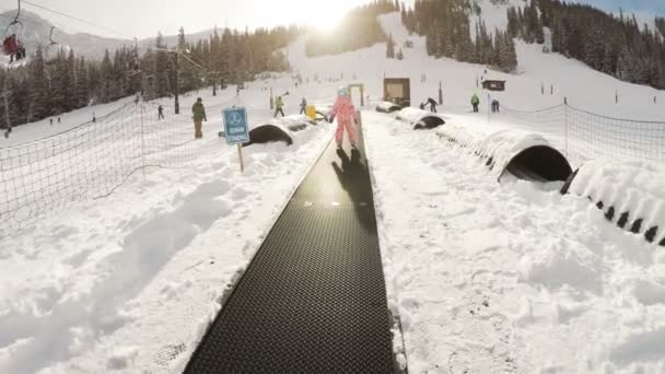 コロラド州 アメリカ合衆国 2017 ハメ撮り視点 早いスキー季節のスキー コロラド ロッキーズ — ストック動画