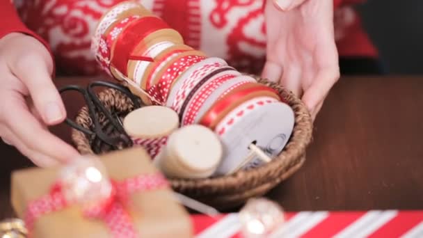 Traditionele Huis Gemaakte Gingerbread Koekjes Verpakking Als Giften Van Het — Stockvideo