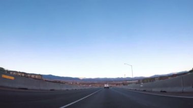 Denver, Colorado, ABD-18 Mart, 2018-Pov-sürüş Intestate karayolu 470 sabahın erken saatlerinde.