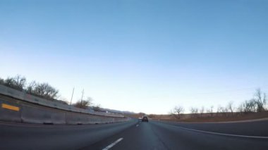 Denver, Colorado, ABD-18 Mart, 2018-Pov-sürüş Intestate karayolu 470 sabahın erken saatlerinde.