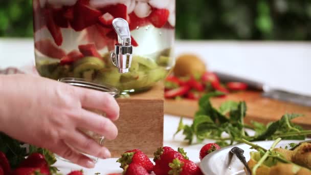 Step Step Preparing Organic Infused Water Glass Beverage Drink Dispenser — Stock Video