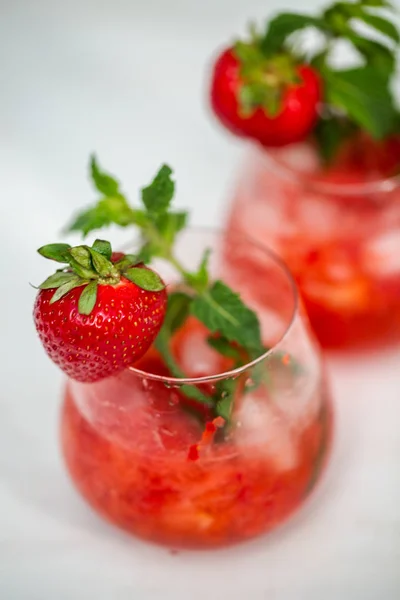 Aardbei Mojito Cocktail Met Biologische Aardbeien Van Kras — Stockfoto