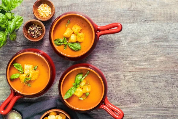 Roasted tomato soup with fresh basil and croutons. — Stock Image Roasted Tomato Soup Fresh Basil Croutons Stock Picture