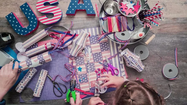 Mother Daughter Making Paper Firecrackers Fro July 4Th Celebration — Stock Photo, Image