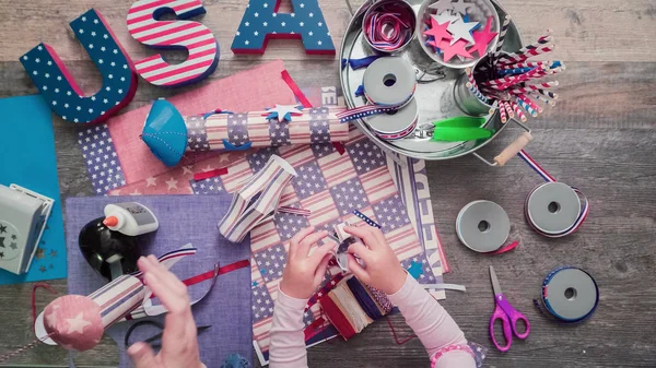 Mother Daughter Making Paper Firecrackers Fro July 4Th Celebration — Stock Photo, Image