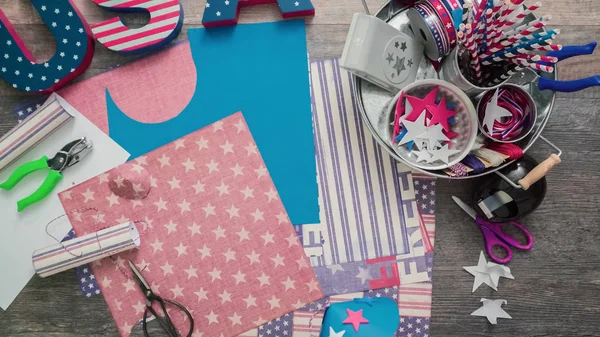 Mother Daughter Making Paper Firecrackers Fro July 4Th Celebration — Stock Photo, Image