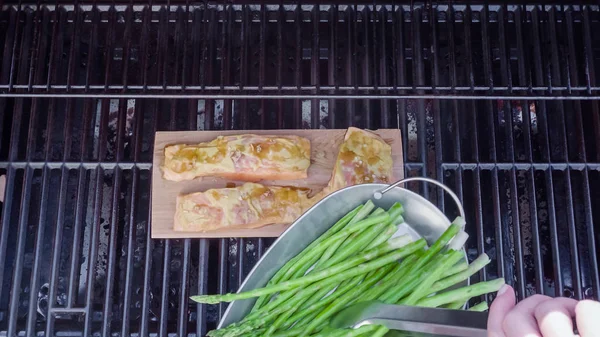 Stap Voor Stap Gegrilde Zalm Plank Dijon Mosterd Met Asperges — Stockfoto