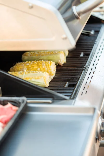 Schritt Für Schritt Grillen Von Frischem Mais Auf Gasgrill Freien — Stockfoto