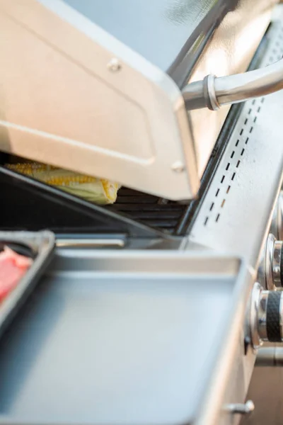 Step Step Grilling Fresh Corn Outdoor Gas Grill — Stock Photo, Image