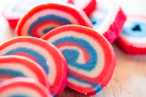 Cookie Ζύμη Για Μπισκότα Ζάχαρης Κόκκινο Λευκό Και Μπλε Pinwheel — Φωτογραφία Αρχείου