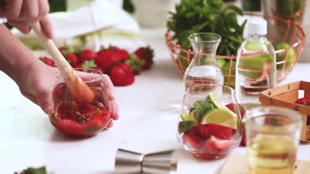 Step Step Preparing Strawberry Mojito Fresh Organic Strawberries — Stock Video