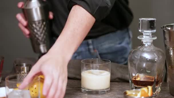 Steg För Steg Förbereda Whiskey Sour Cocktail Hem Bar — Stockvideo