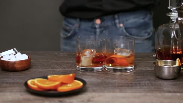 Stap Voor Stap Voorbereiding Whiskey Sour Cocktail Home Bar — Stockvideo