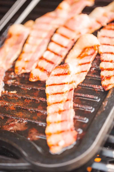 Speckstreifen Auf Gusseisernem Grill Gasgrill Grillen — Stockfoto