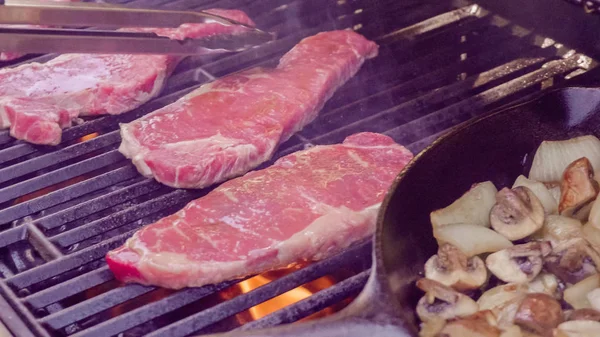 Stap Voor Stap Rauw New York Strip Steak Klaar Voor — Stockfoto
