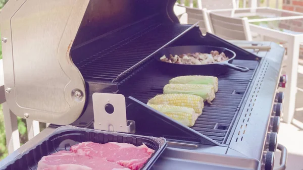 Step Step Grilling Fresh Corn Outdoor Gas Grill — Stock Photo, Image