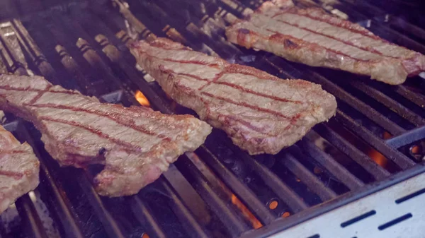 Step Step Grilling New York Strip Steak Outdoor Gas Grill — Stock Photo, Image