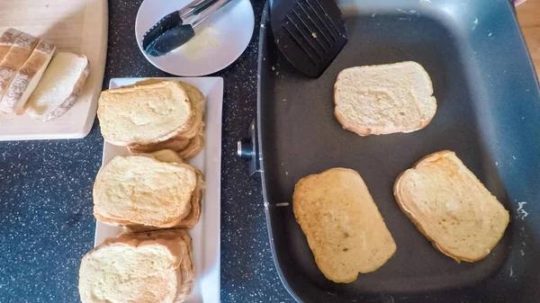 Paso Paso Preparación Tostadas Francesas Para Desayuno —  Fotos de Stock