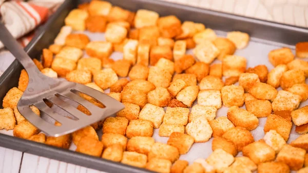 Frische French Toast Croutons Auf Backblech — Stockfoto