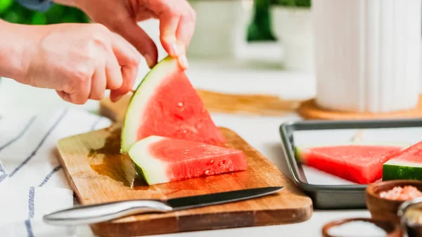 Steg För Steg Glidande Trä Pop Pinnen Vattenmelon Löne Kilen — Stockfoto