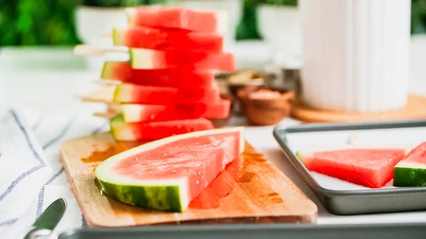 Steg För Steg Skivning Vattenmelon Wadges Att Göra Vattenmelon Dyker — Stockfoto