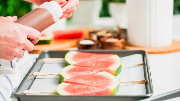 Steg För Steg Duggregnade Choklad Vattenmelon Dyker — Stockfoto