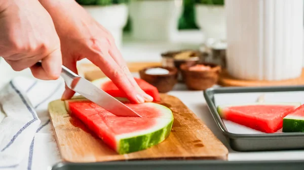 Steg För Steg Skivning Vattenmelon Wadges Att Göra Vattenmelon Dyker — Stockfoto