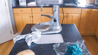 Adım adım. Konut Mutfak Mutfak mikser kullanarak şekerli kurabiye pişirme.