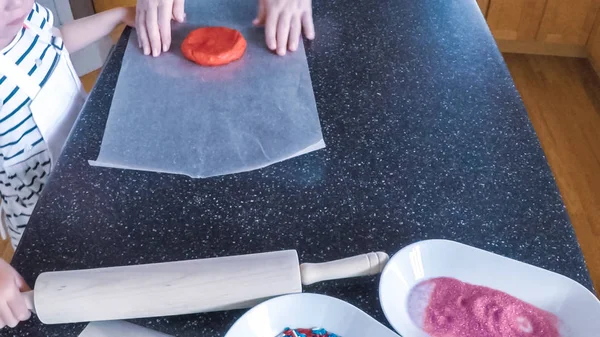 Step Step Mother Daughter Baking Sugar Cookies Kitchen — Stock Photo, Image