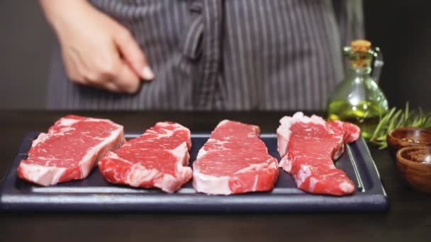 Filetes Crudos Nueva York — Vídeo de stock