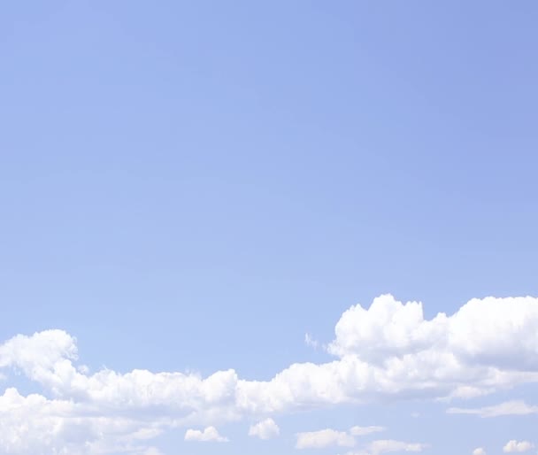 Časová Prodleva Střední Den Modré Oblohy Malou Cloud Formace — Stock video