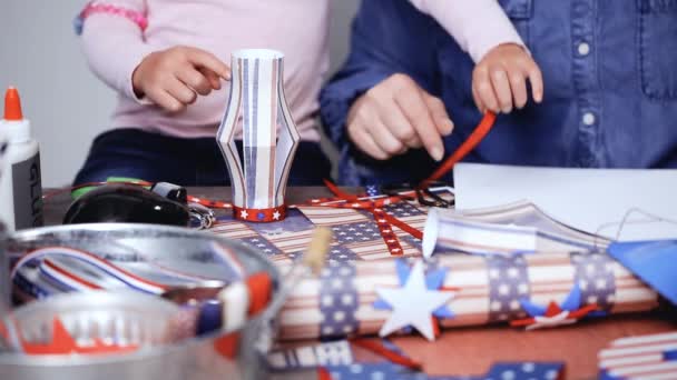 Step Step Mother Daughter Making Paper Lantern July 4Th Celebration — Stock Video