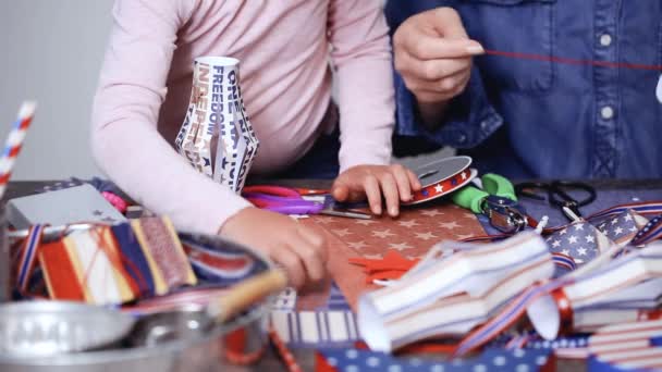 Step Step Mother Daughter Making Paper Lantern July 4Th Celebration — Stock Video