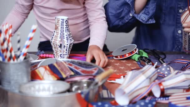 Step Step Mother Daughter Making Paper Lantern July 4Th Celebration — Stock Video