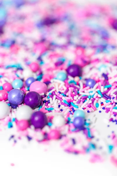 Барвистий Фіолетовий Спринклер Білому Тлі — стокове фото