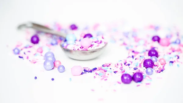 Color Púrpura Espolvorear Mezcla Sobre Fondo Blanco —  Fotos de Stock