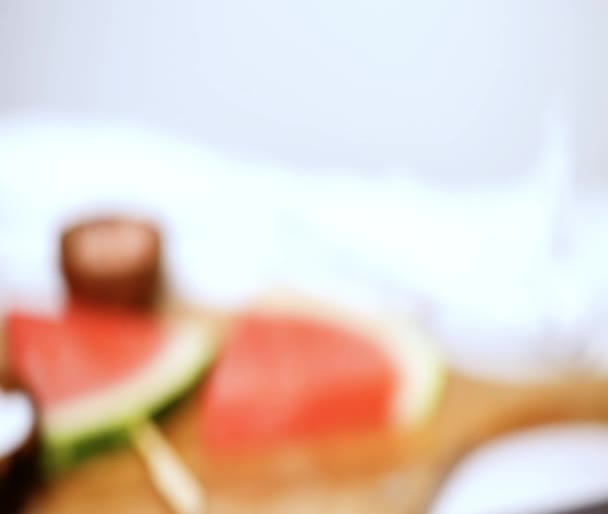 Schritt Für Schritt Wassermelonenkeile Garniert Mit Schokolade Und Meersalz Stiel — Stockvideo