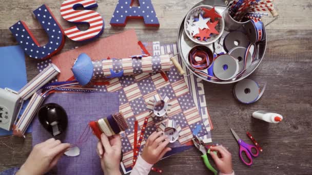 Step Step Mother Daughter Making Paper Lantern July 4Th Celebration — Stock Video