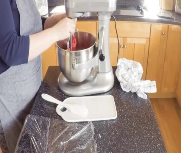 Stap Voor Stap Moeder Dochter Bakken Suiker Koekjes Keuken — Stockvideo