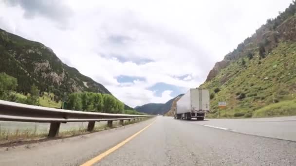 Montanha vista condução — Vídeo de Stock