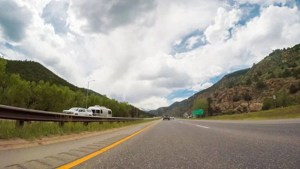 Conduire Vers Ouest Travers Les Montagnes Sur Autoroute Inter États — Photo