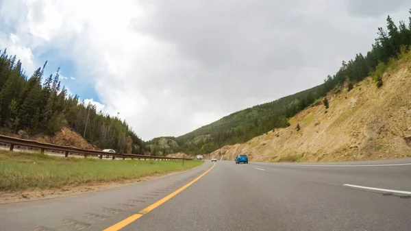 Westlich Durch Die Berge Auf Der Autobahn I70 — Stockfoto